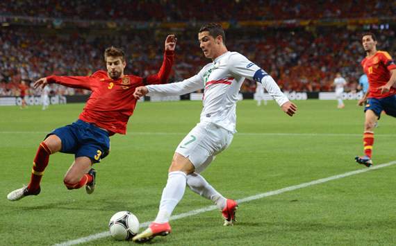 Uefa Euro 2012: Gerard Pique -Gerard Pique - Cristiano Ronaldo, Portugal v Spain