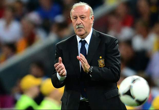 Del Bosque: I can't choose between Messi and Ronaldo