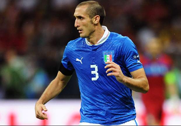 Italia ancora sconfitta in amichevole, Chiellini prova a vedere il bicchiere mezzo pieno: “Meglio perdere ora che in gare ufficiali”