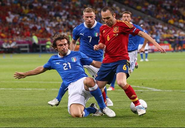 Ronaldo, Iniesta & Pirlo's Team of Euro 2012 v Neymar, Suarez & Cavani's Team of the Olympics