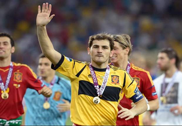 Casillas Pallone d'Oro, la Spagna del calcio preme, ma il Mito Zoff la vede dura: "Vincerà ancora Messi, anche se Iker è tra i migliori al mondo..."