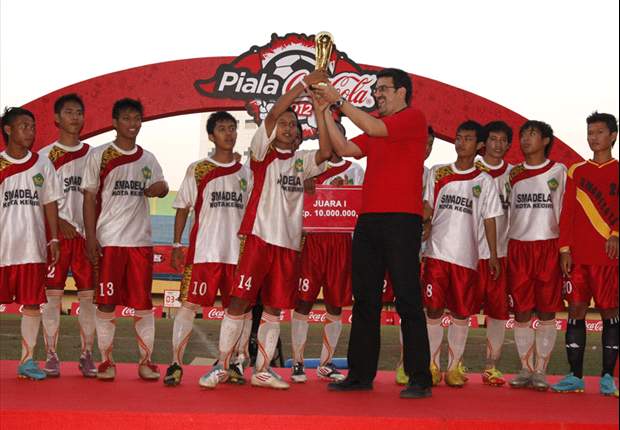 SMA 8 Kediri Juara Piala Coca-Cola 2012