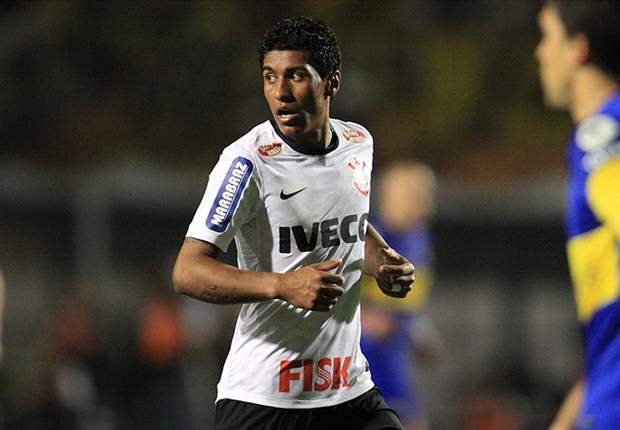Corinthians president vows to keep Paulinho