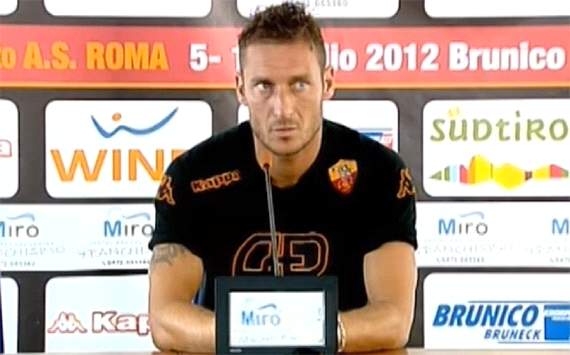 Totti'nin kahraman köpeği!