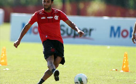Dívidas podem tirar Ibson do Flamengo