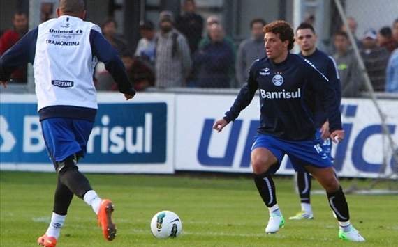 Luxemburgo delighted with Elano's impact at Gremio
