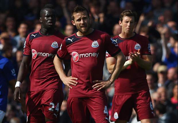 Newcastle boss Pardew prepared for Tiote and Cabaye bids
