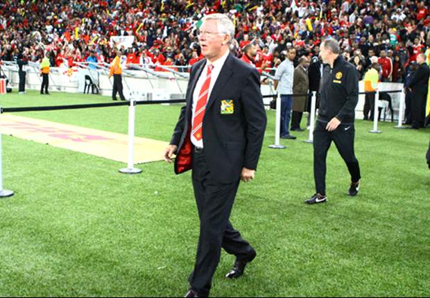 Sir Alex Ferguson hopeful over Van Persie signing: We've made a bid and we have to perservere