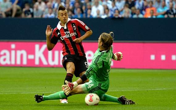 Schalke - Milan, El Shaarawy against Hildebrand
