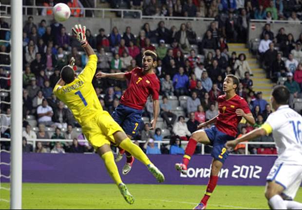 Honduras keeper Mendoza dedicates Spain win to fans