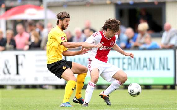 PB, Ajax - Boccara :"Intégrer rapidement l'équipe première"