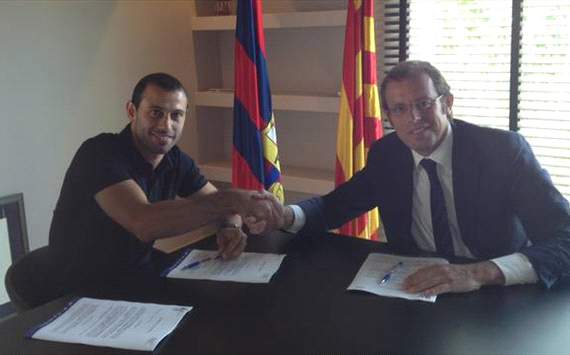 Javier Mascherano Resmi Teken Kontrak Baru