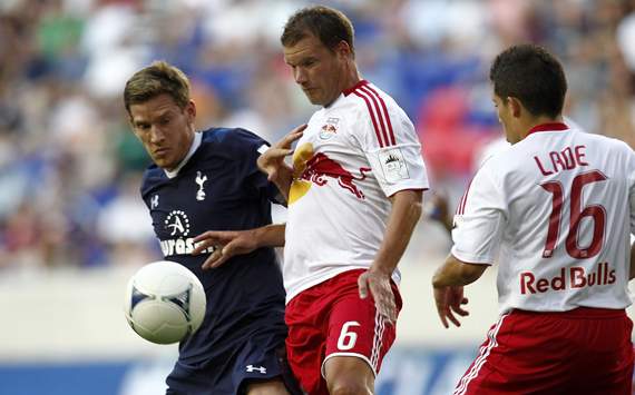 Tottenham Hotspur v New York Red Bulls, Jan Vertonghen and Teemu Tainio