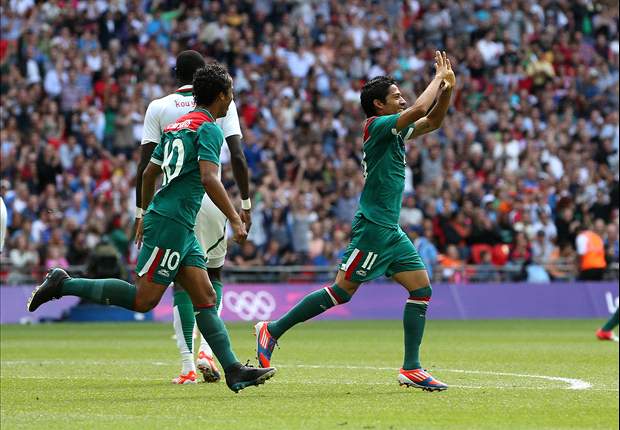 México sufre extra pero consigue las semifinales (4-2)