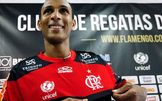 Dorival Junior relaciona Liedson para jogo contra o Vasco