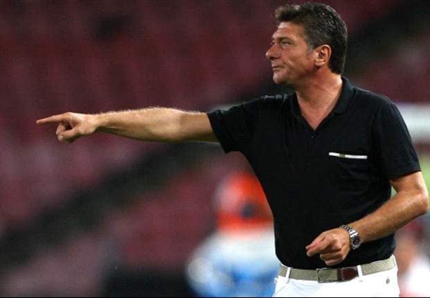 Napoli coach Mazzarri sees ban overturned ahead of Palermo opener