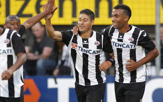 Everton wordt gefeliciteerd (Heracles Almelo - VVV-Venlo)