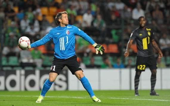 It's like Ibrahimovic mocks you, says Lille goalkeeper Landreau