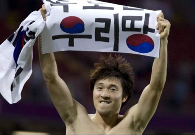 Londra 2012: costa caro (2 turni) a Park-Jong Woo lo striscione politico durante un match di calcio olimpico
