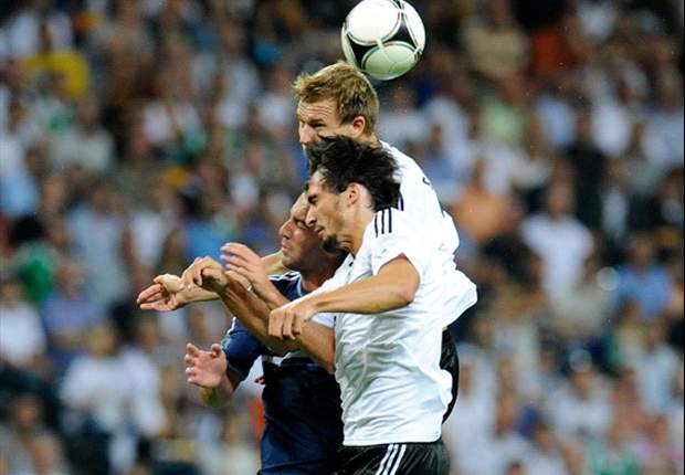 Hummels sustains neck injury