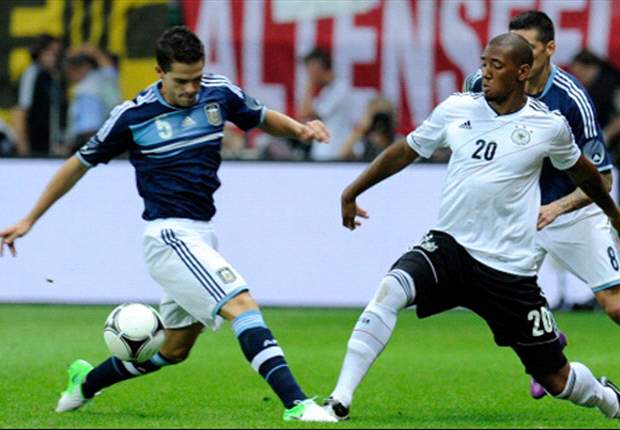 Fernando Gago: I feel comfortable playing with Mascherano