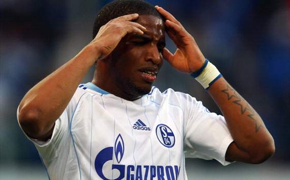 Farfan und Edu mit verspäteter Reise ins Schalker Trainingslager