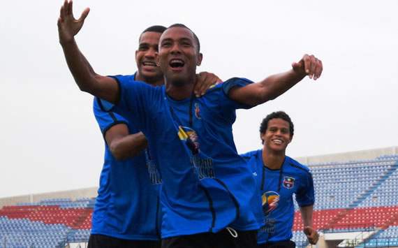 Nelson Cabrera jugará en Bolivar