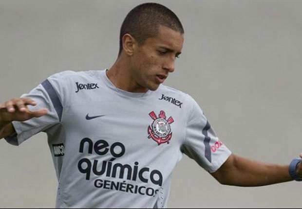Pelo Twitter, Marquinhos se despede do Corinthians