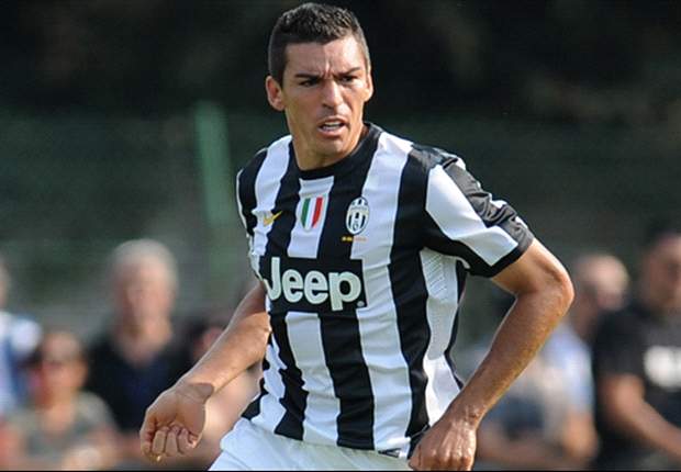 Lucio suffers torn ankle ligament