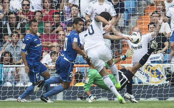 Gonzalo Higuain, Real Madrid, Valencia