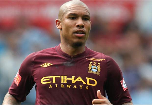 De Jong arrives in Italy ahead of AC Milan move