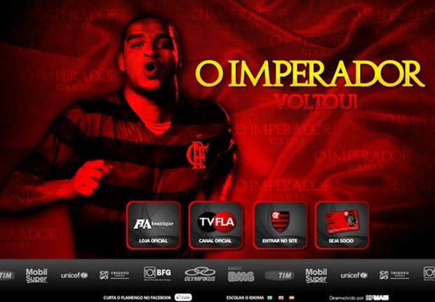 Flamengo festeja o retorno do Imperador Adriano
