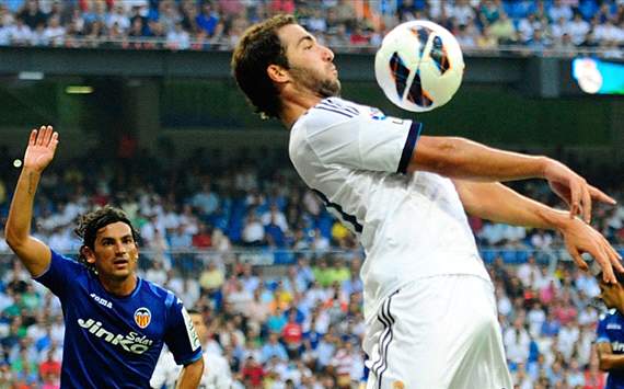 Gonzalo Higuain - Costa, Real Madrid - Valencia - La Liga 2012-2013