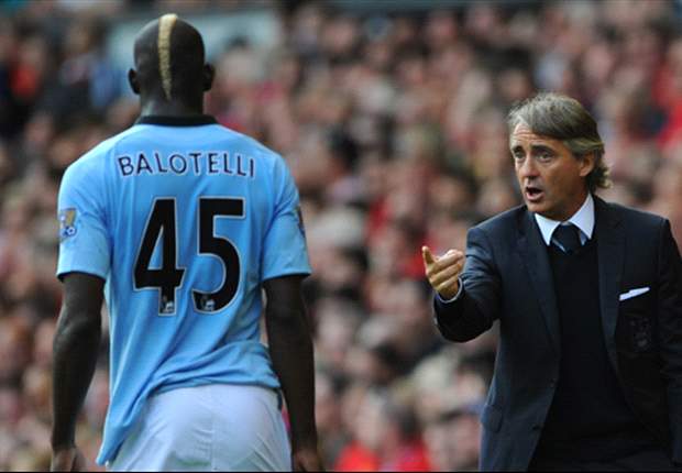 Manchester City striker Balotelli set to undergo eye surgery