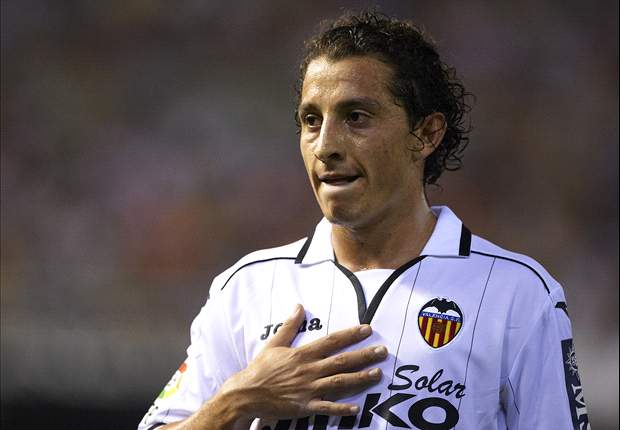 Andres Guardado and Carlos Vela win awards in Spain