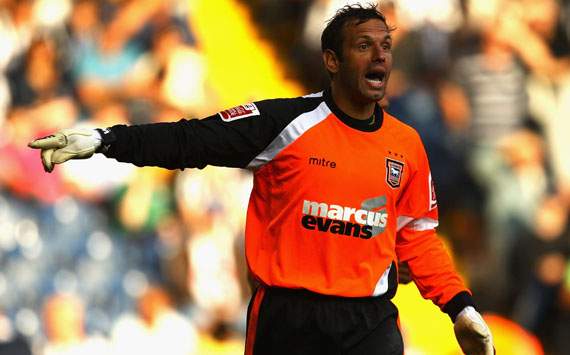 Manchester City sign keeper Richard Wright on a free transfer
