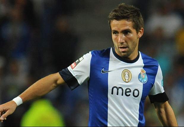 Tottenham agrees 27 million euro Moutinho fee with Porto