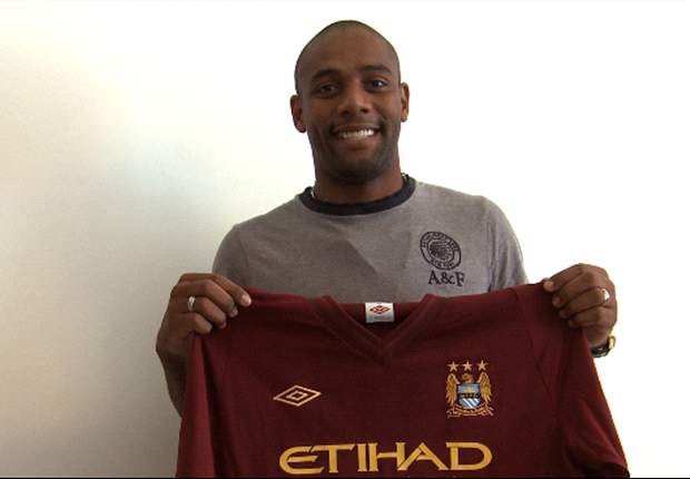Maicon looking to make history with Manchester City