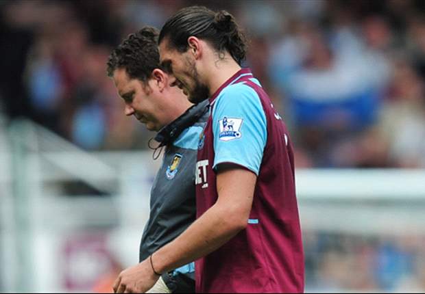 Carroll injury blow mars West Ham debut
