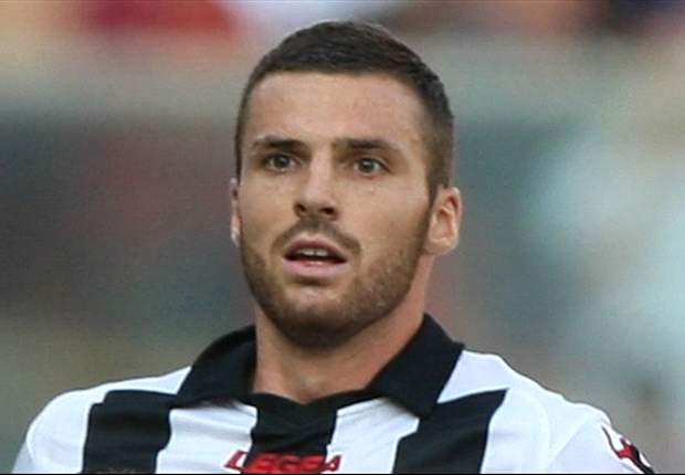 Udinese all'assalto di San Siro, Heurtaux suona la carica: "Servirà una grande gara. Balotelli? Il Milan era già forte di suo..."