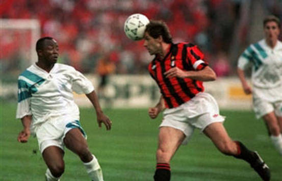 Abedi Pele vies Baresi in the CL-Final in 1993