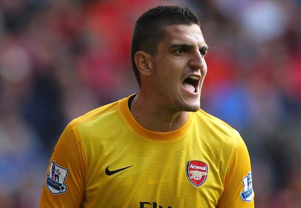 Wenger backs Mannone to fight for first-team place