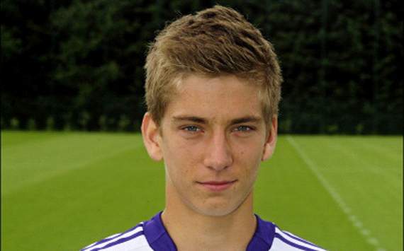 Dennis Praet Bertahan Di Anderlecht