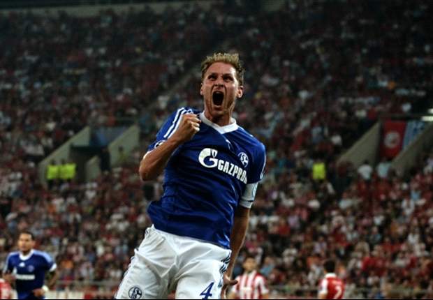 Schalke extends Howedes contract until 2017