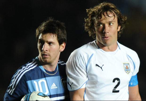 Ainda esquecido no PSG, Diego Lugano volta a criticar o clube
