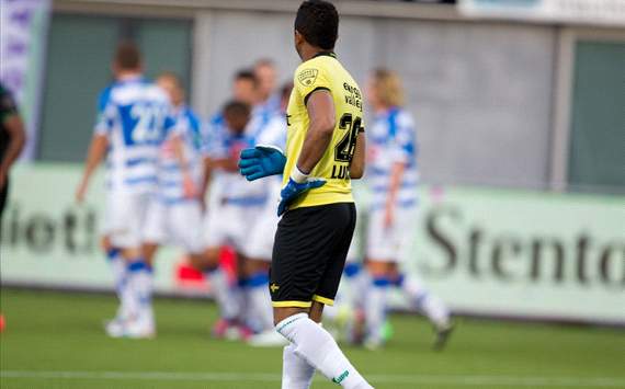Luciano baalt na blunder (PEC Zwolle - FC Groningen)