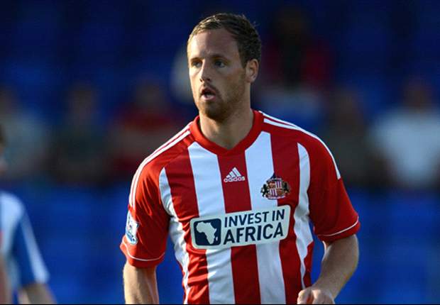 Sunderland midfielder Meyler defends McClean's poppy decision