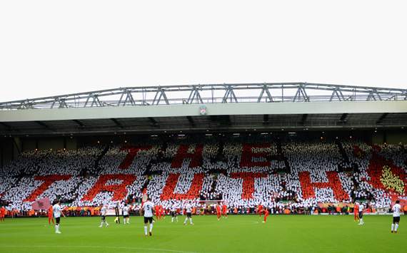 Steven Gerrard praises 'fantastic' Liverpool & Manchester United fans