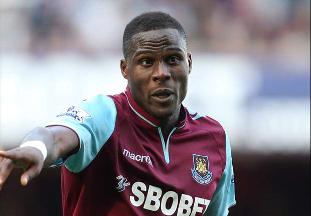 Demel signs new West Ham deal