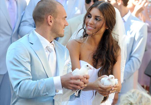 Inter ban Sneijder from Twitter